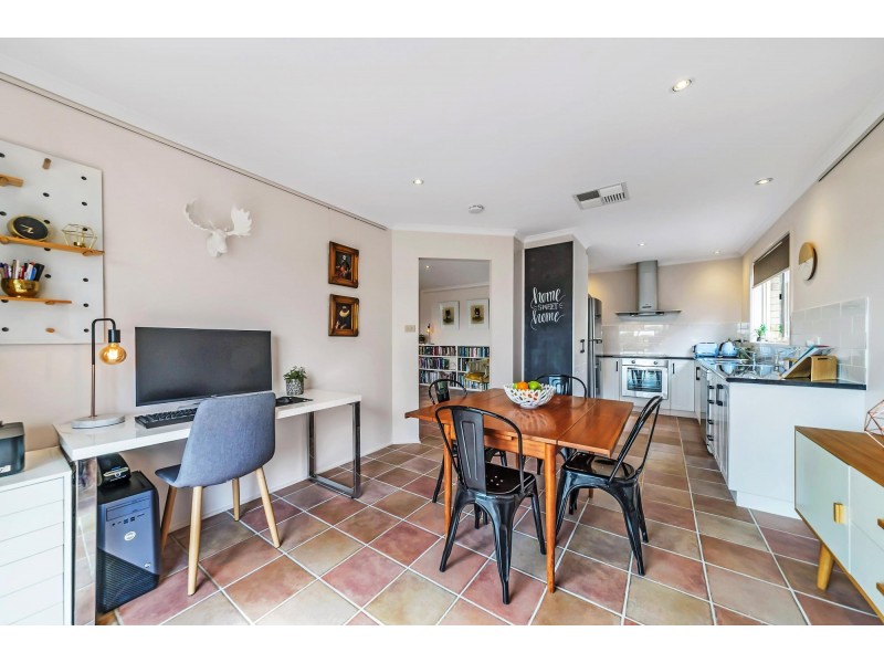 13/11 Derrington Crescent, Bonython ACT 2905