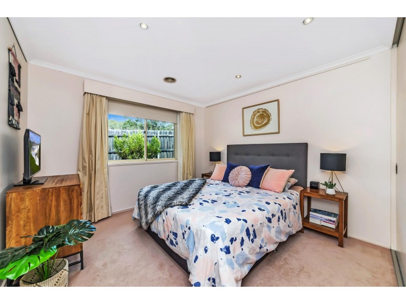 13/11 Derrington Crescent, Bonython ACT 2905