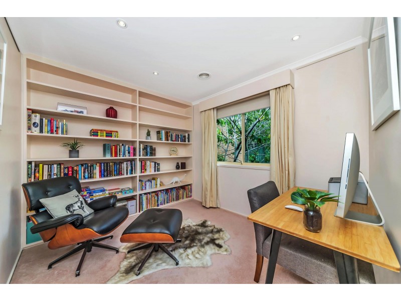 13/11 Derrington Crescent, Bonython ACT 2905