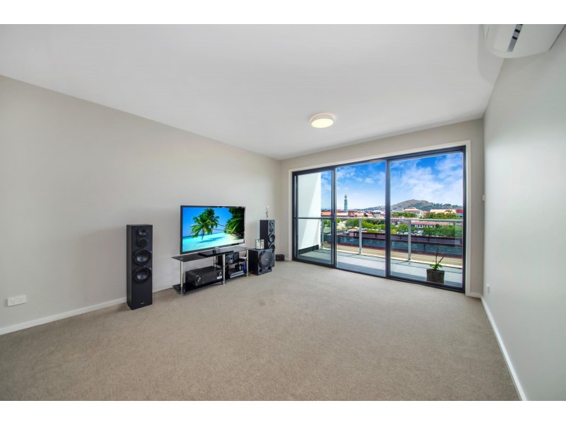 180/8 Limburg Way, Greenway ACT 2900