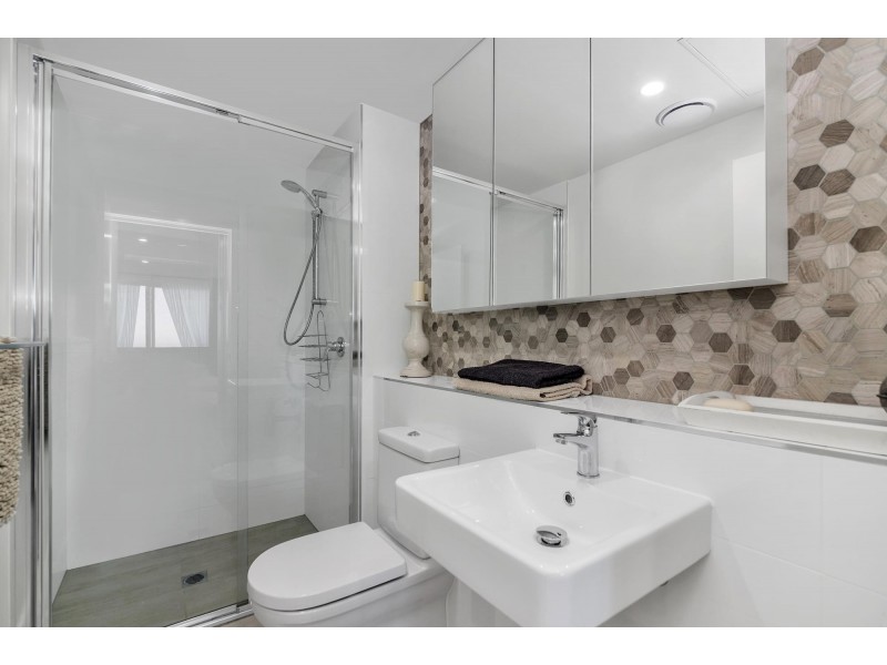 206/325 Anketell Street, Greenway ACT 2900