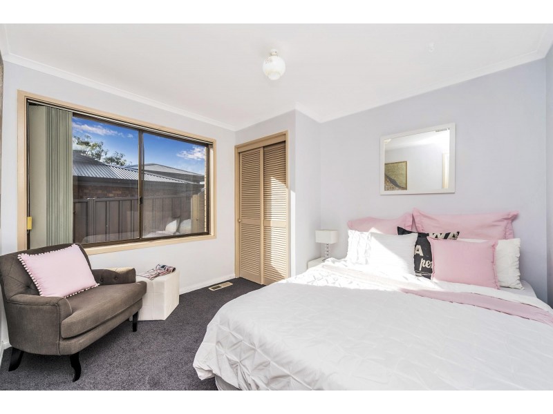 28 Merriman Crescent, Macarthur ACT 2904