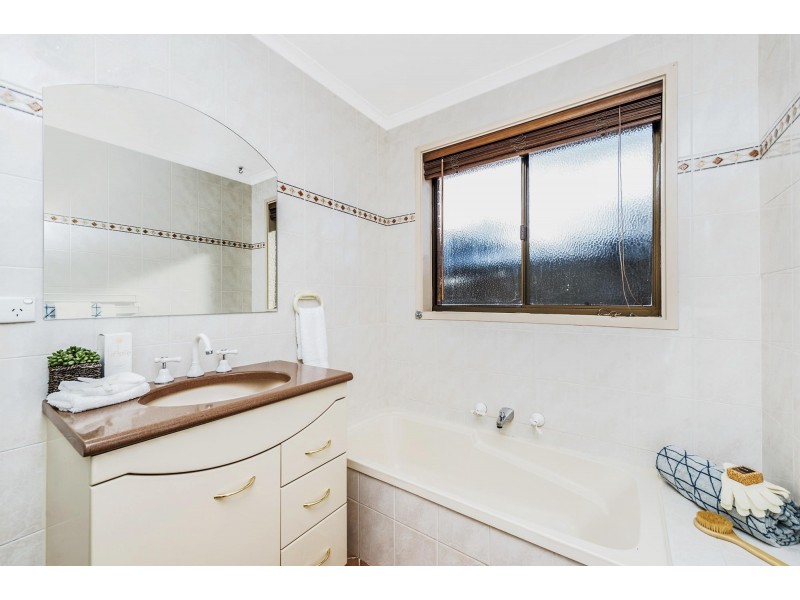 28 Merriman Crescent, Macarthur ACT 2904