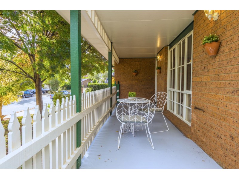 28 Merriman Crescent, Macarthur ACT 2904