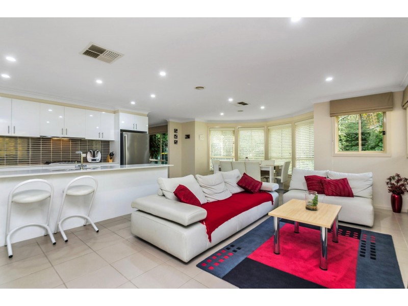 52 Nicklin Crescent, Fadden ACT 2904
