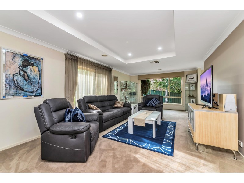 52 Nicklin Crescent, Fadden ACT 2904