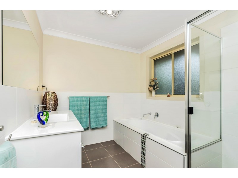 52 Nicklin Crescent, Fadden ACT 2904