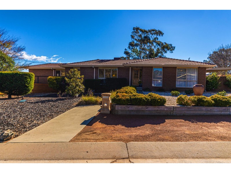 4 McLellan Place, Wanniassa ACT 2903