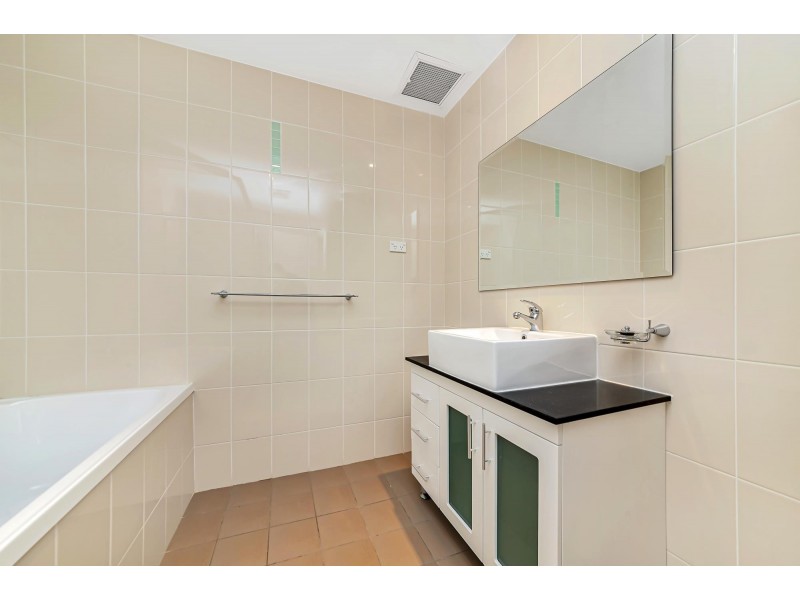 25/1 Drew Street, Greenway ACT 2900