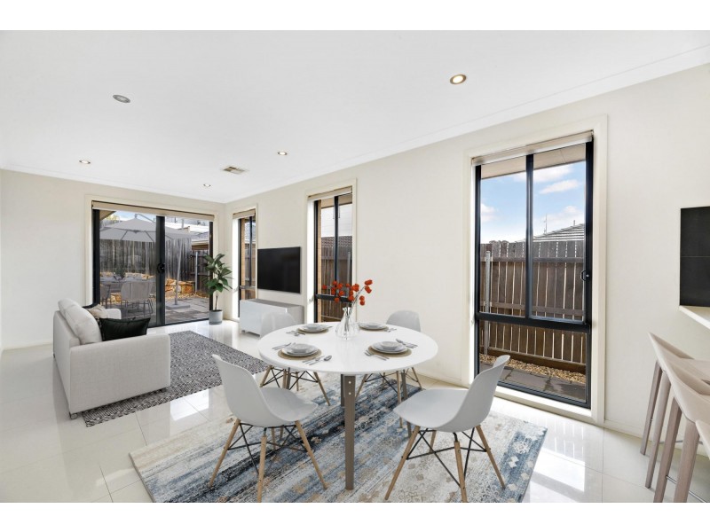 9 Meda Close, Crace ACT 2911