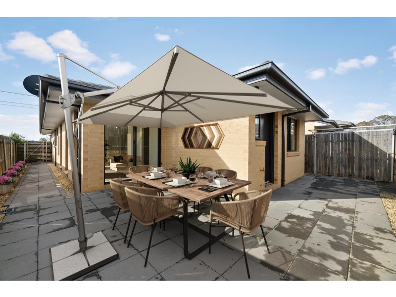 9 Meda Close, Crace ACT 2911