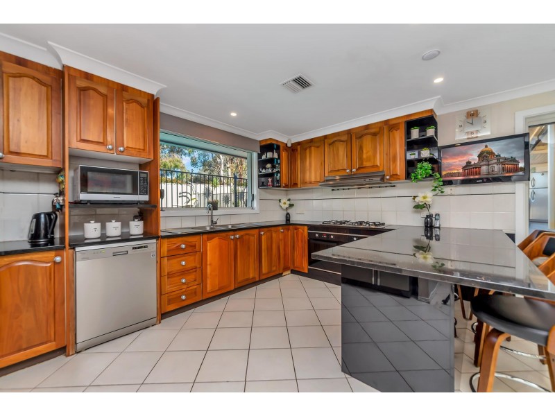 2 Crozier Circuit, Kambah ACT 2902