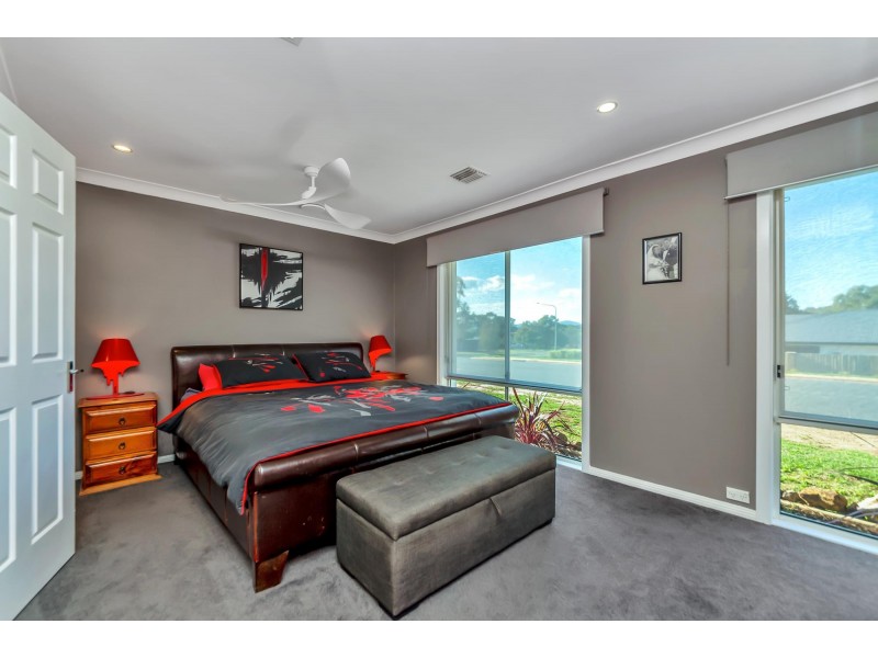 2 Crozier Circuit, Kambah ACT 2902