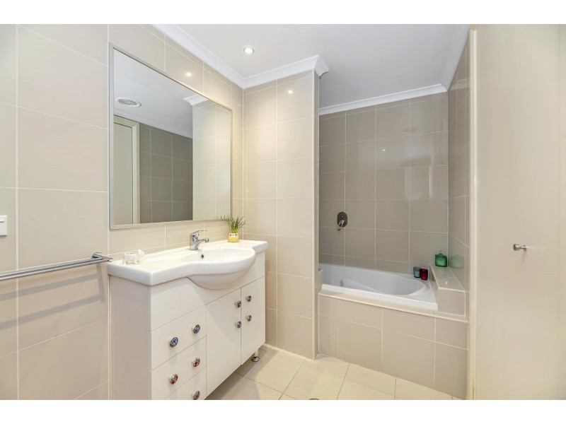 9/102 Athllon Drive, Greenway ACT 2900