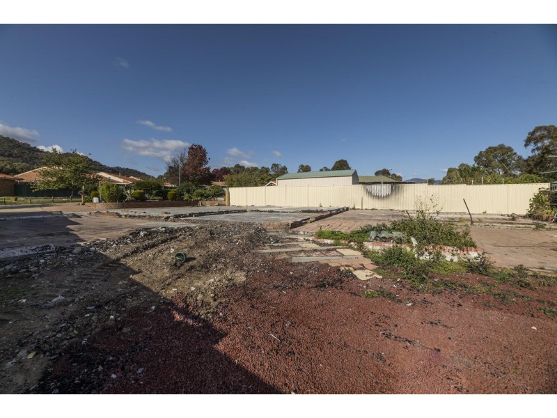 4 Peron Place, Banks ACT 2906