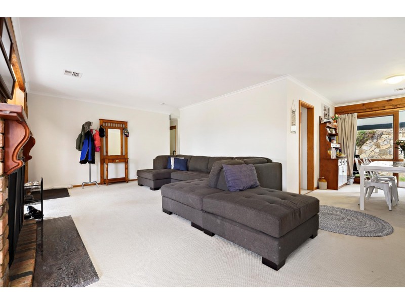 16 Adamson Crescent, Wanniassa ACT 2903