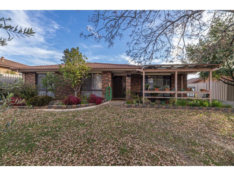 40 Abercorn Crescent, Isabella Plains ACT 2905