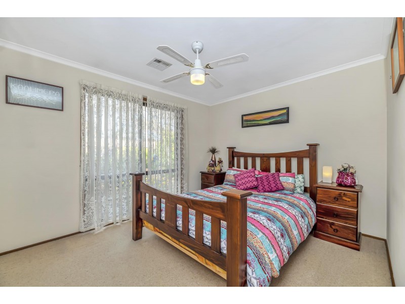 40 Abercorn Crescent, Isabella Plains ACT 2905
