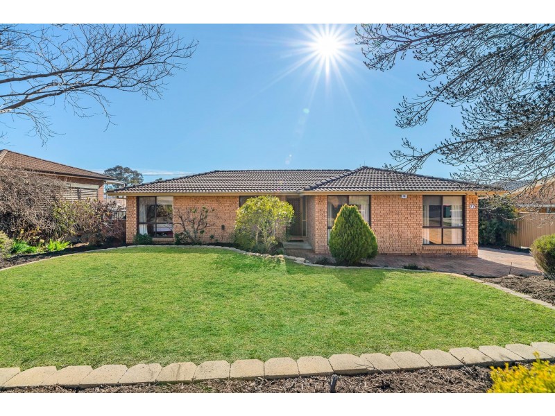 77 Mountain Circuit, Calwell ACT 2905