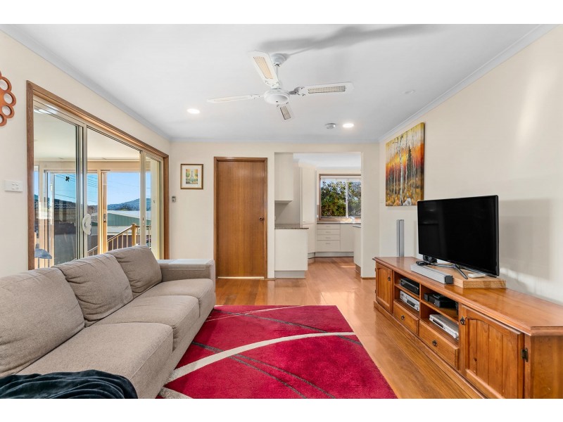 77 Mountain Circuit, Calwell ACT 2905