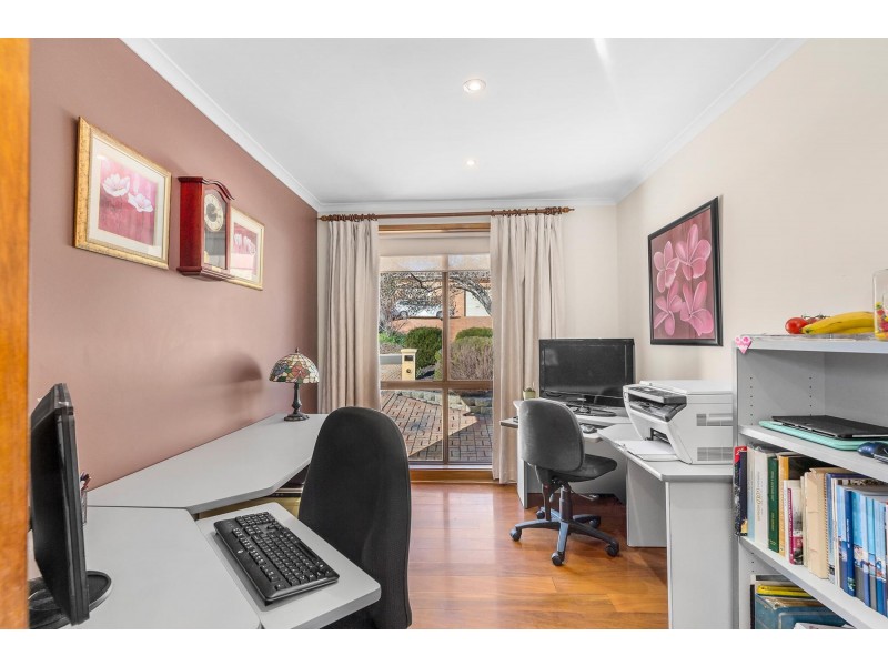 77 Mountain Circuit, Calwell ACT 2905