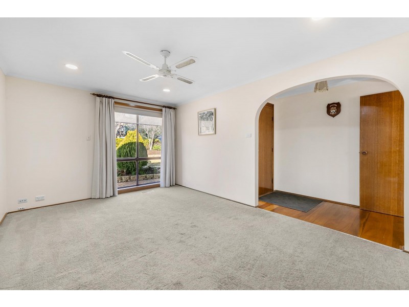 77 Mountain Circuit, Calwell ACT 2905