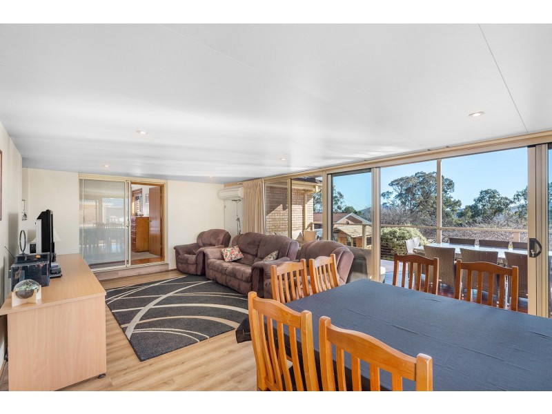 77 Mountain Circuit, Calwell ACT 2905