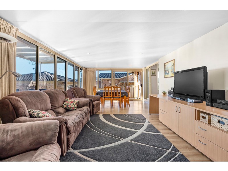 77 Mountain Circuit, Calwell ACT 2905