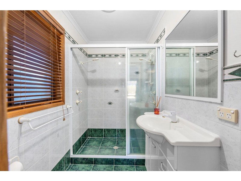 77 Mountain Circuit, Calwell ACT 2905