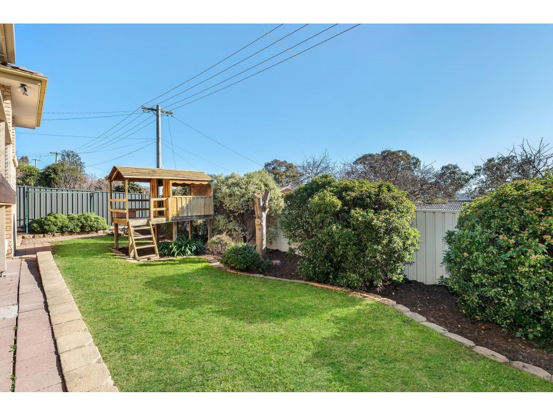 77 Mountain Circuit, Calwell ACT 2905