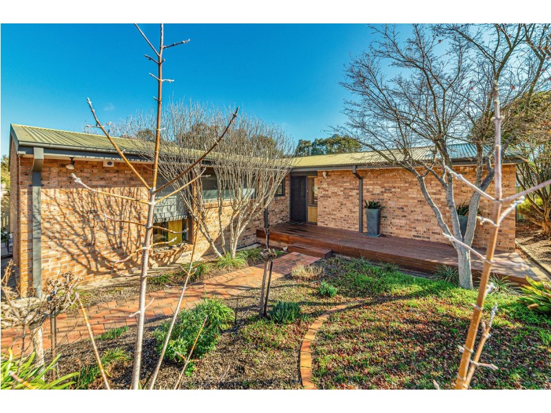 20 Dalgarno Crescent, Oxley ACT 2903