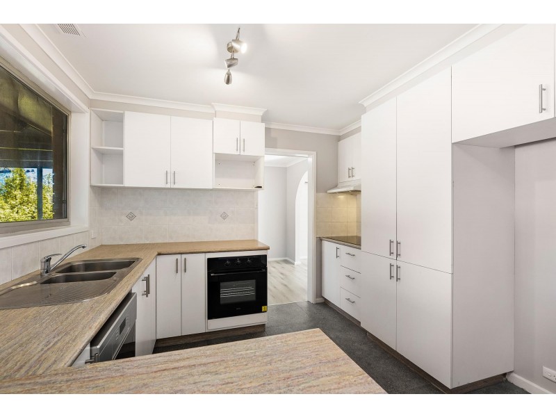 5 Shaw Place, Kambah ACT 2902