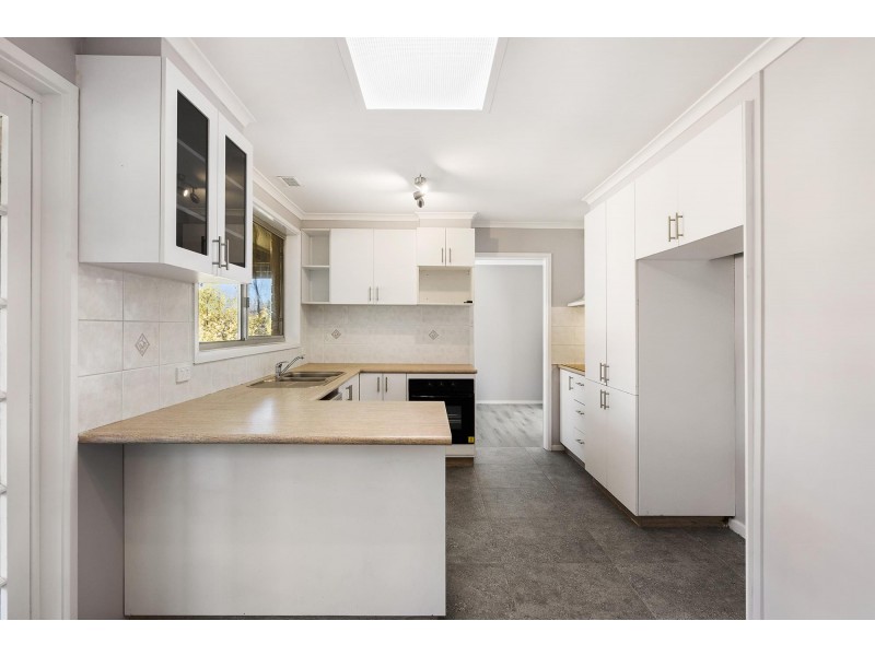 5 Shaw Place, Kambah ACT 2902