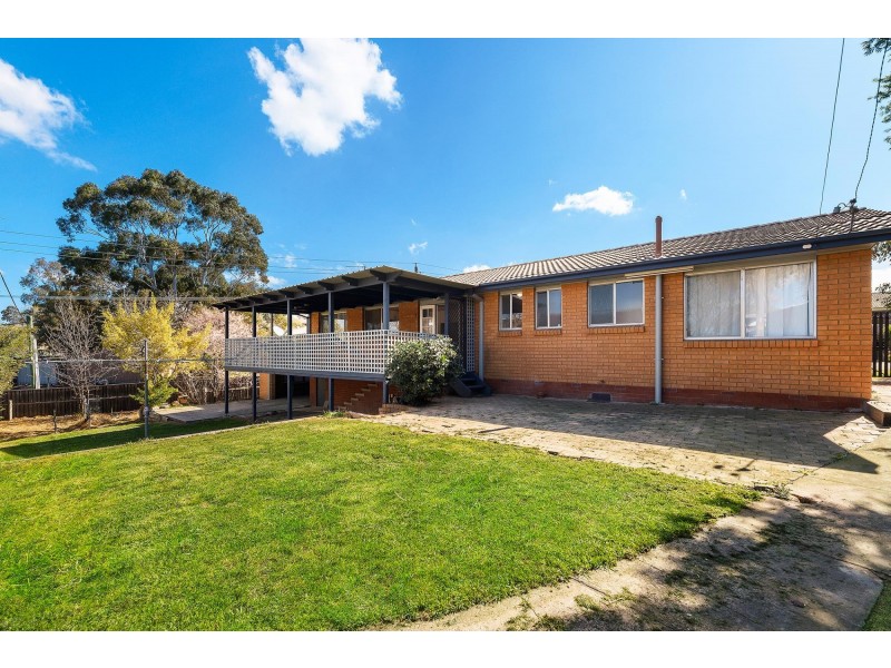5 Shaw Place, Kambah ACT 2902