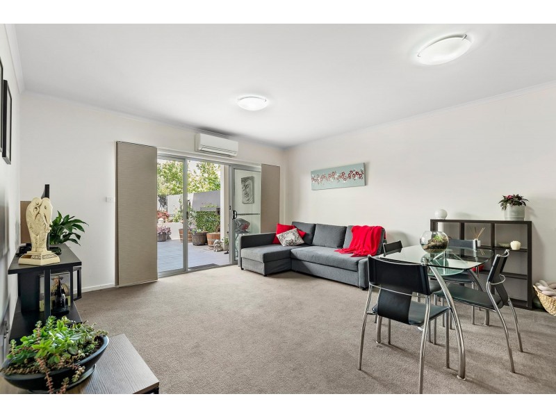 2/56 Cowlishaw Street, Greenway ACT 2900