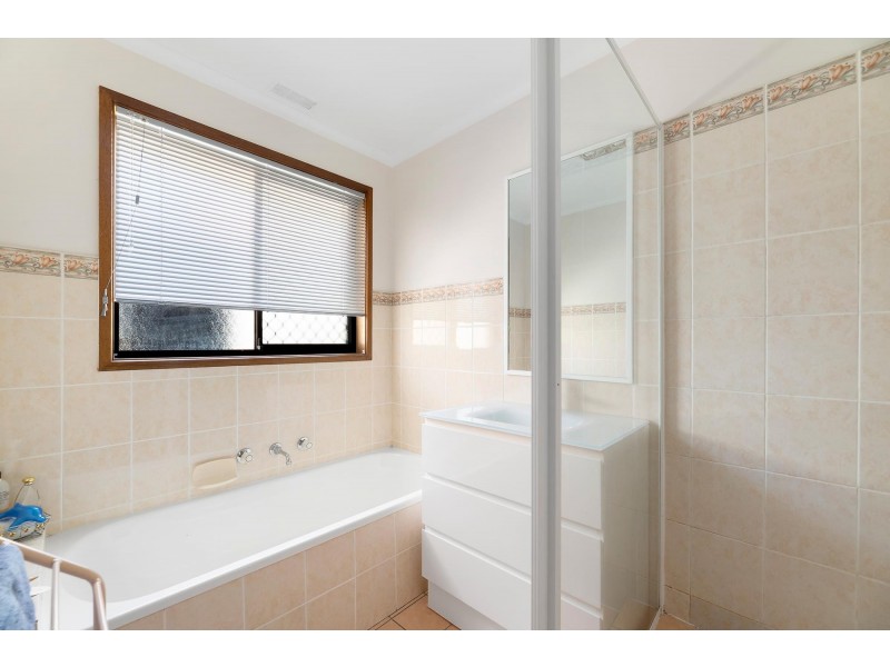 16 Jackie Howe Crescent, Macarthur ACT 2904