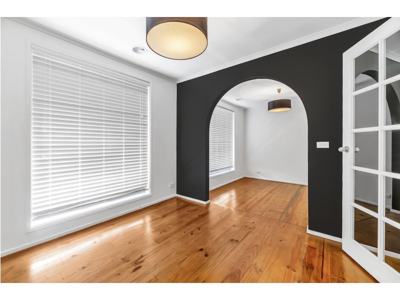 8 Conway Place, Gowrie ACT 2904