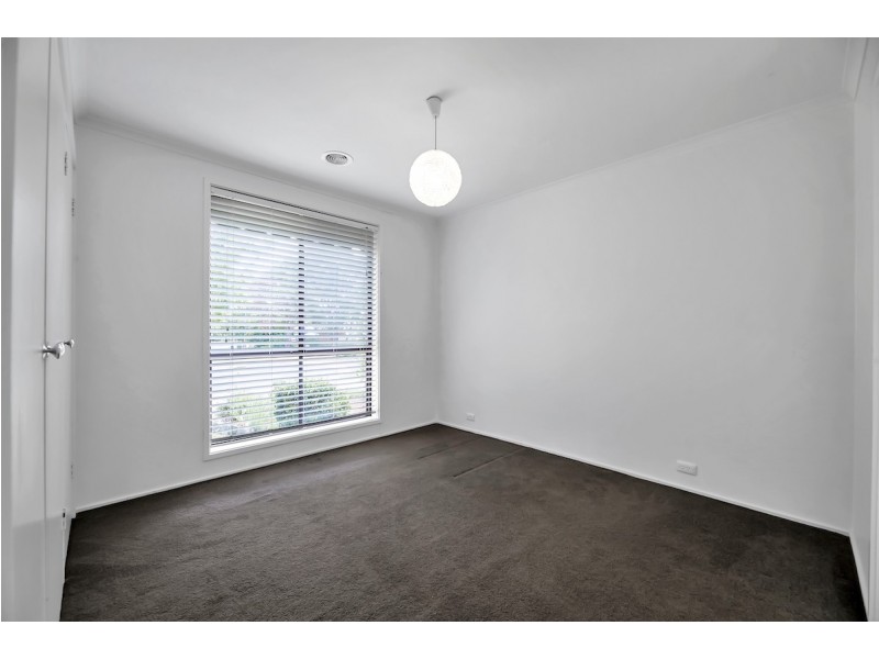 8 Conway Place, Gowrie ACT 2904