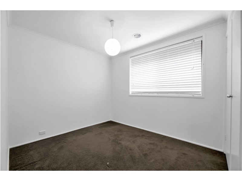 8 Conway Place, Gowrie ACT 2904