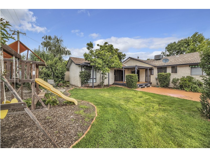 8 Conway Place, Gowrie ACT 2904