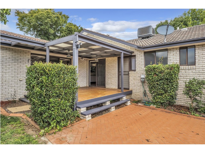 8 Conway Place, Gowrie ACT 2904