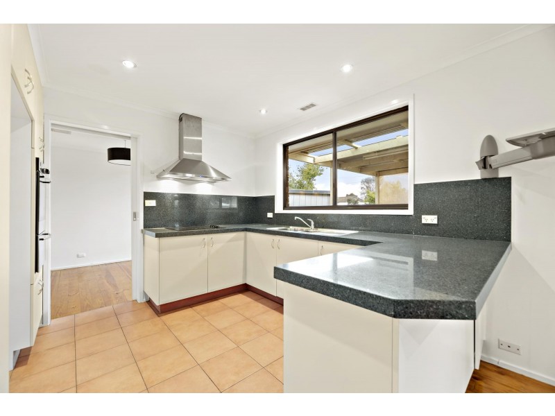 11 Beardsmore Place, Gowrie ACT 2904