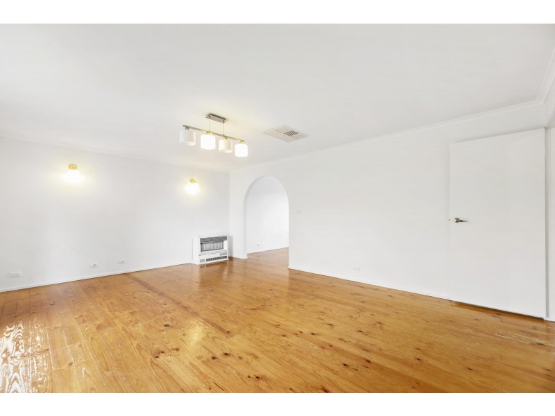 11 Beardsmore Place, Gowrie ACT 2904