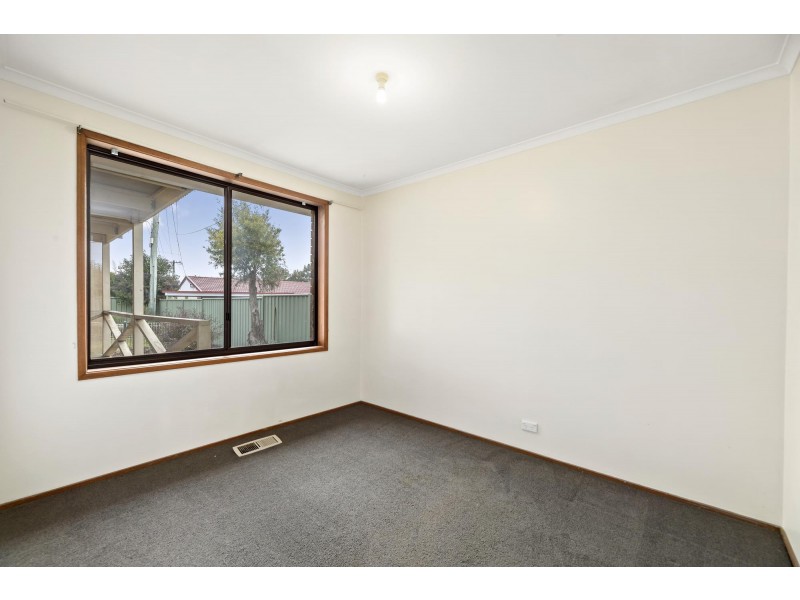 11 Beardsmore Place, Gowrie ACT 2904