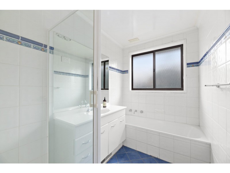 11 Beardsmore Place, Gowrie ACT 2904