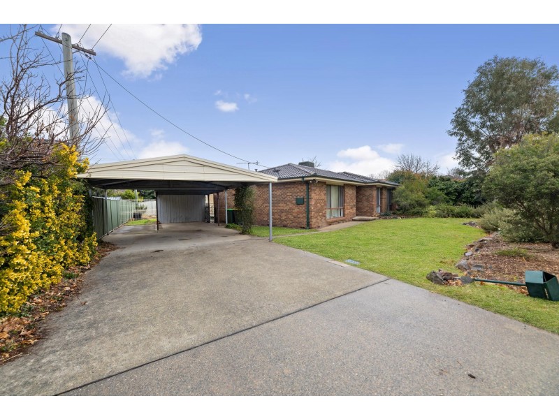 11 Beardsmore Place, Gowrie ACT 2904