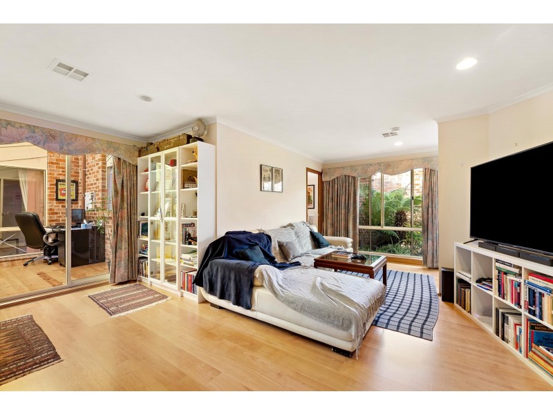 14 John Young Crescent, Greenway ACT 2900