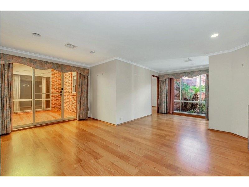 14 John Young Crescent, Greenway ACT 2900