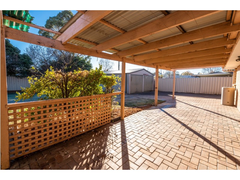 15 Collyburl Crescent, Isabella Plains ACT 2905