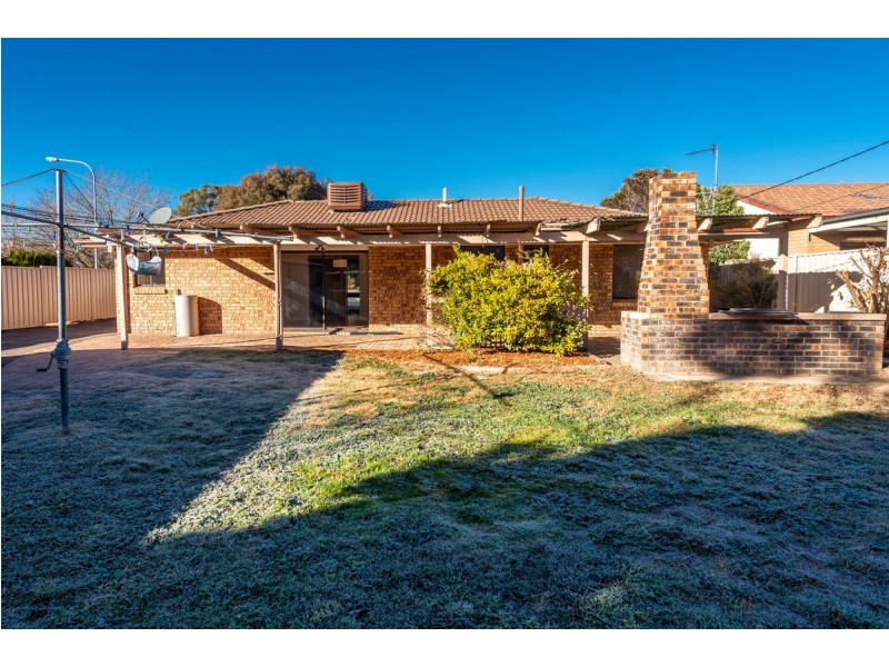 15 Collyburl Crescent, Isabella Plains ACT 2905